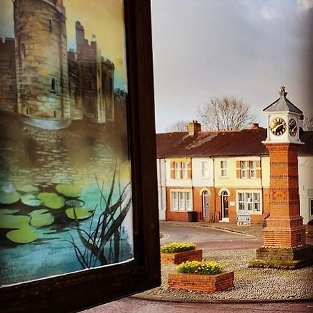 The Castle Inn Usk Exterior photo
